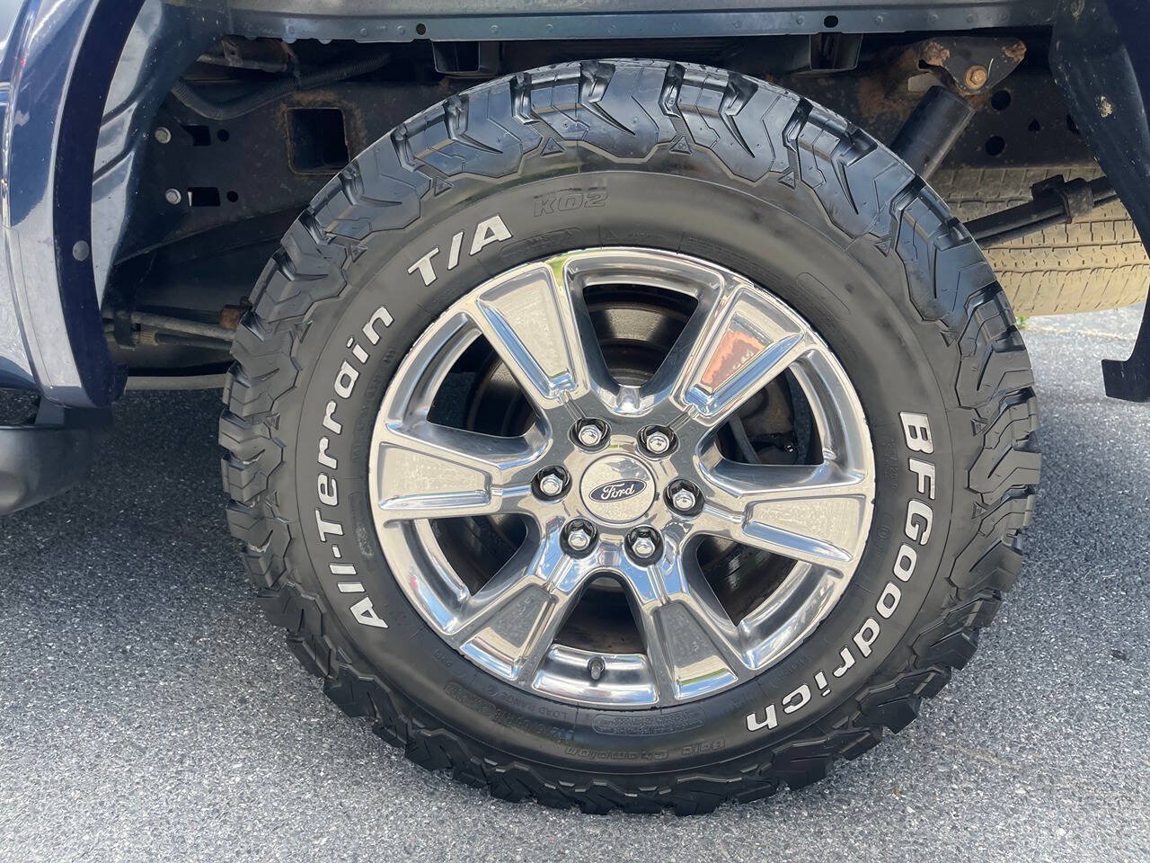 Used 2015 Ford F150 Lariat w/ Equipment Group 502A Luxury AWD/4WD image 13