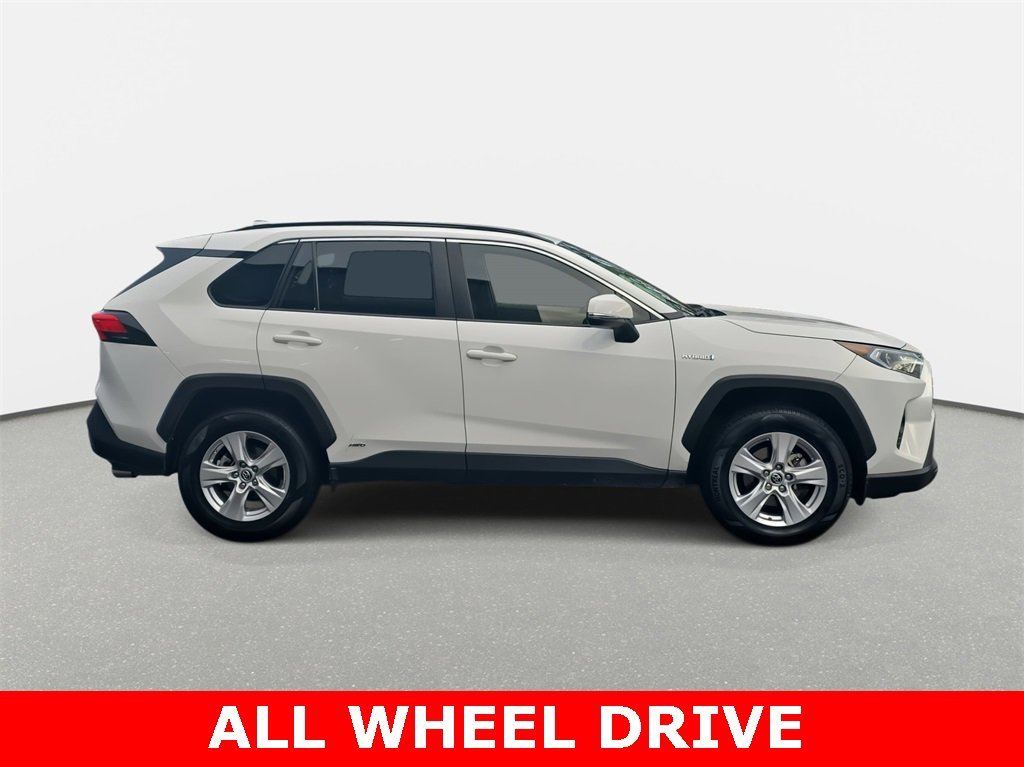 Used 2019 Toyota RAV4 XLE image 4