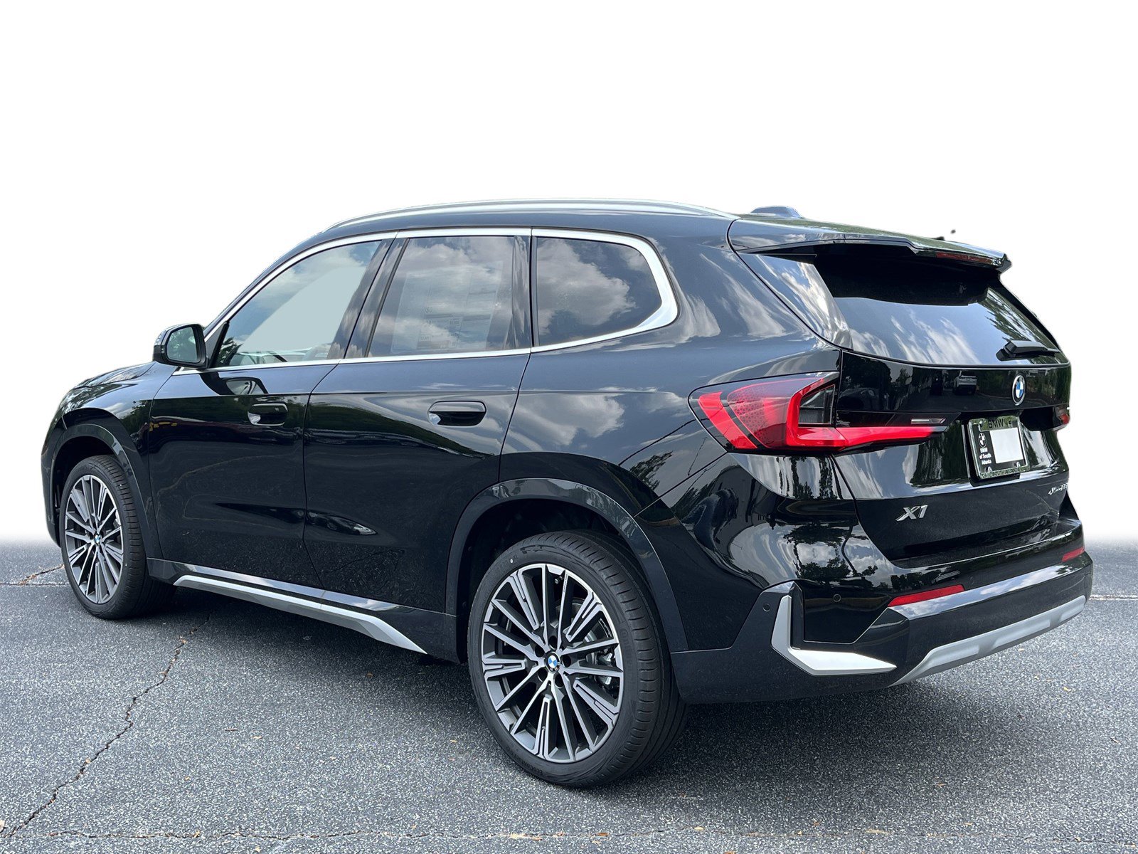 New 2025 BMW X1 xDrive28i w/ Convenience Package image 25