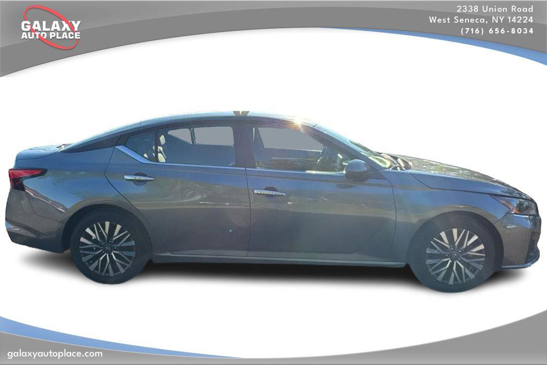 Used 2023 Nissan Altima 2.5 SV image 4