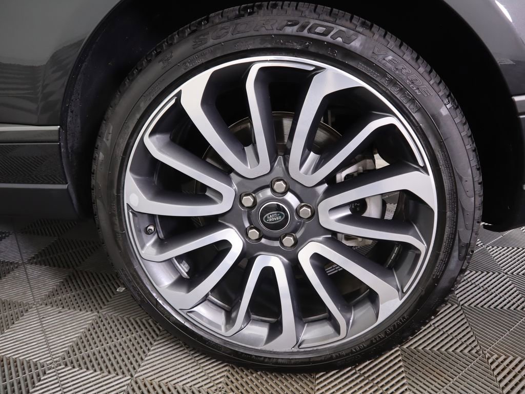 Used 2018 Land Rover Range Rover Supercharged image 31