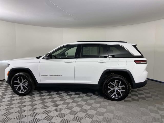 Used 2025 Jeep Grand Cherokee Limited AWD/4WD image 5