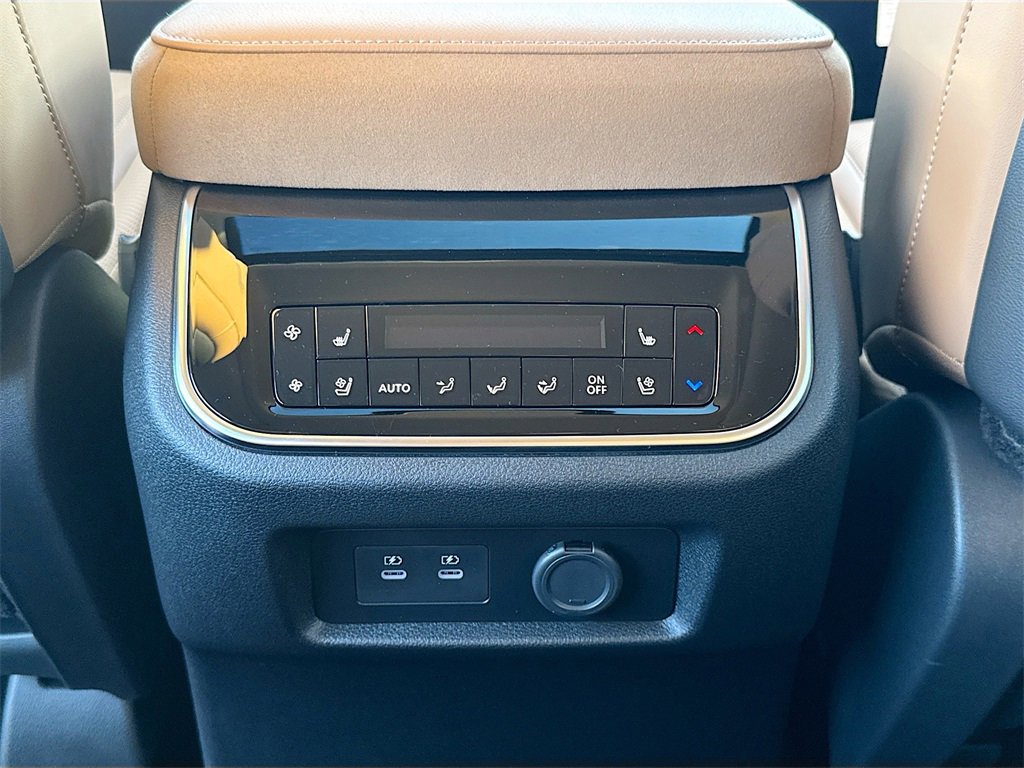 New 2026 INFINITI QX80 Luxe w/ Cargo Package image 27