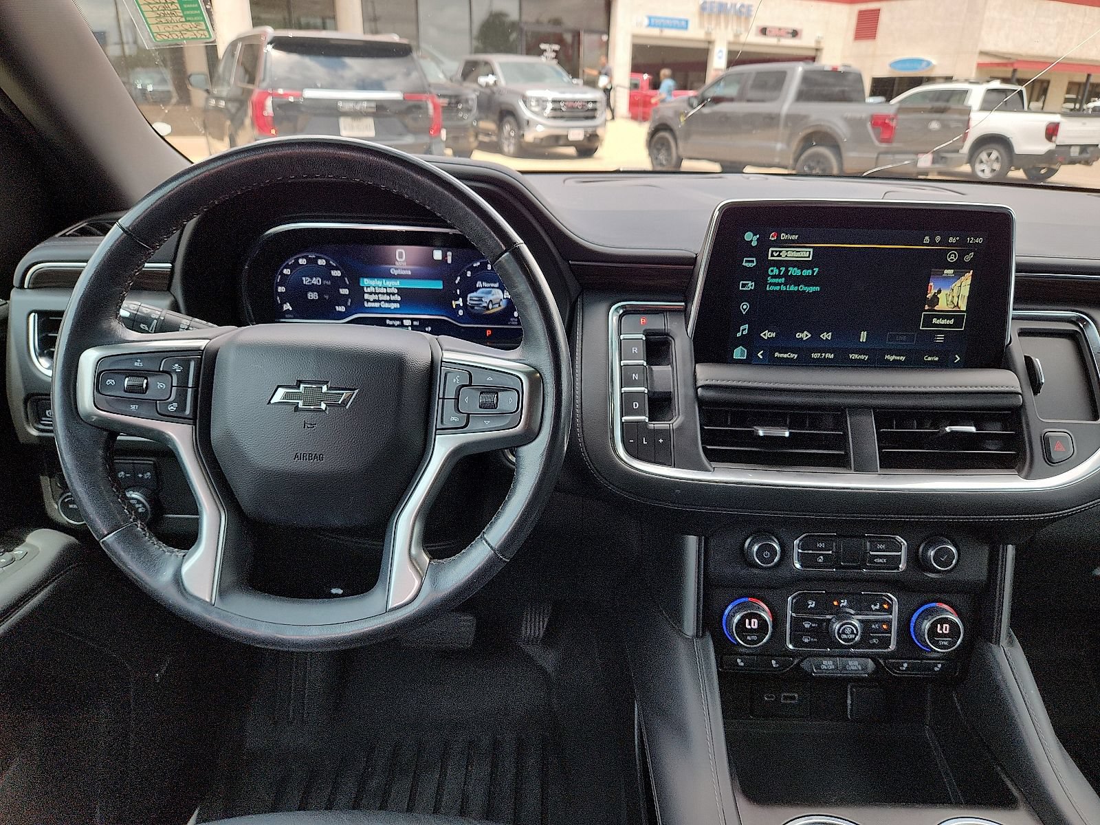 Used 2022 Chevrolet Tahoe Z71 w/ Luxury Package AWD/4WD image 13