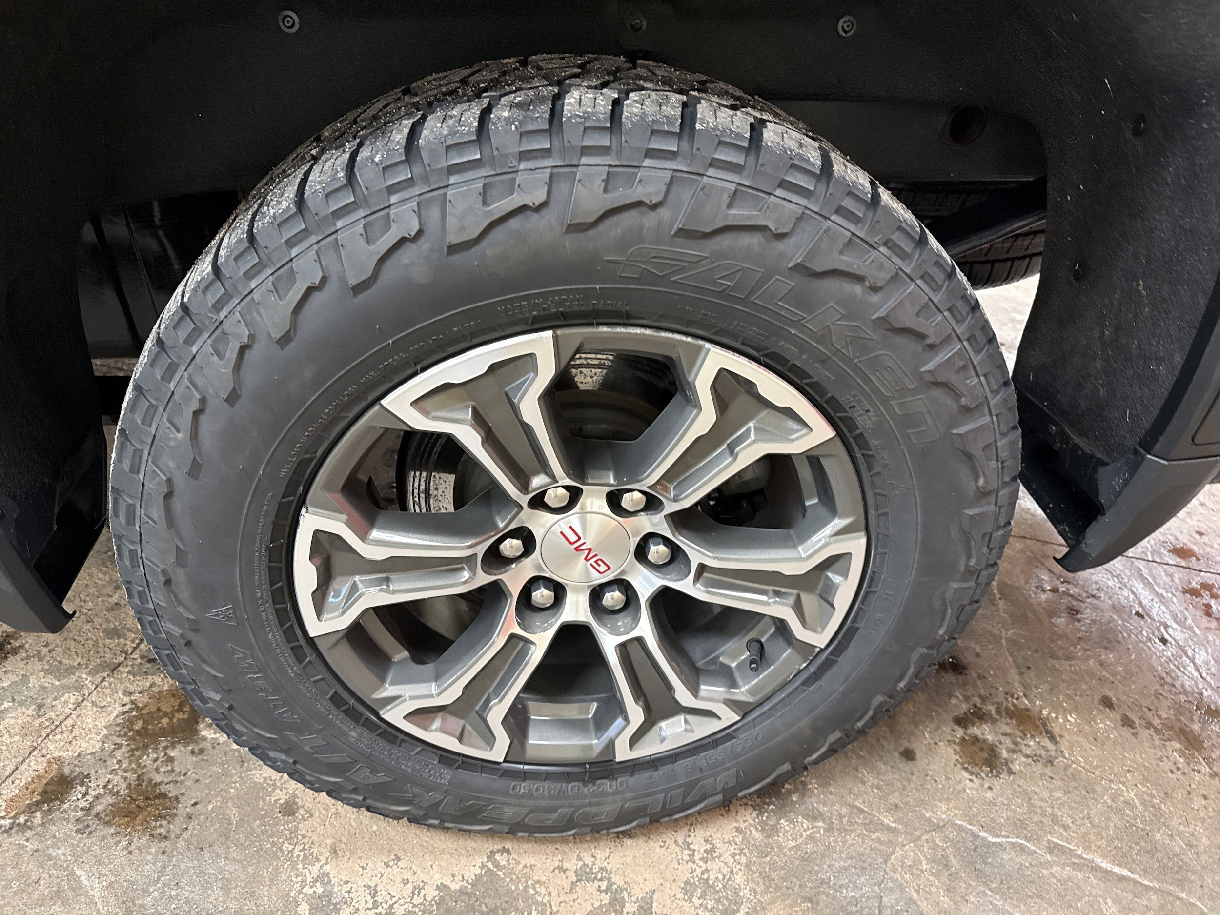 Used 2024 GMC Sierra 1500 SLT AWD/4WD image 6