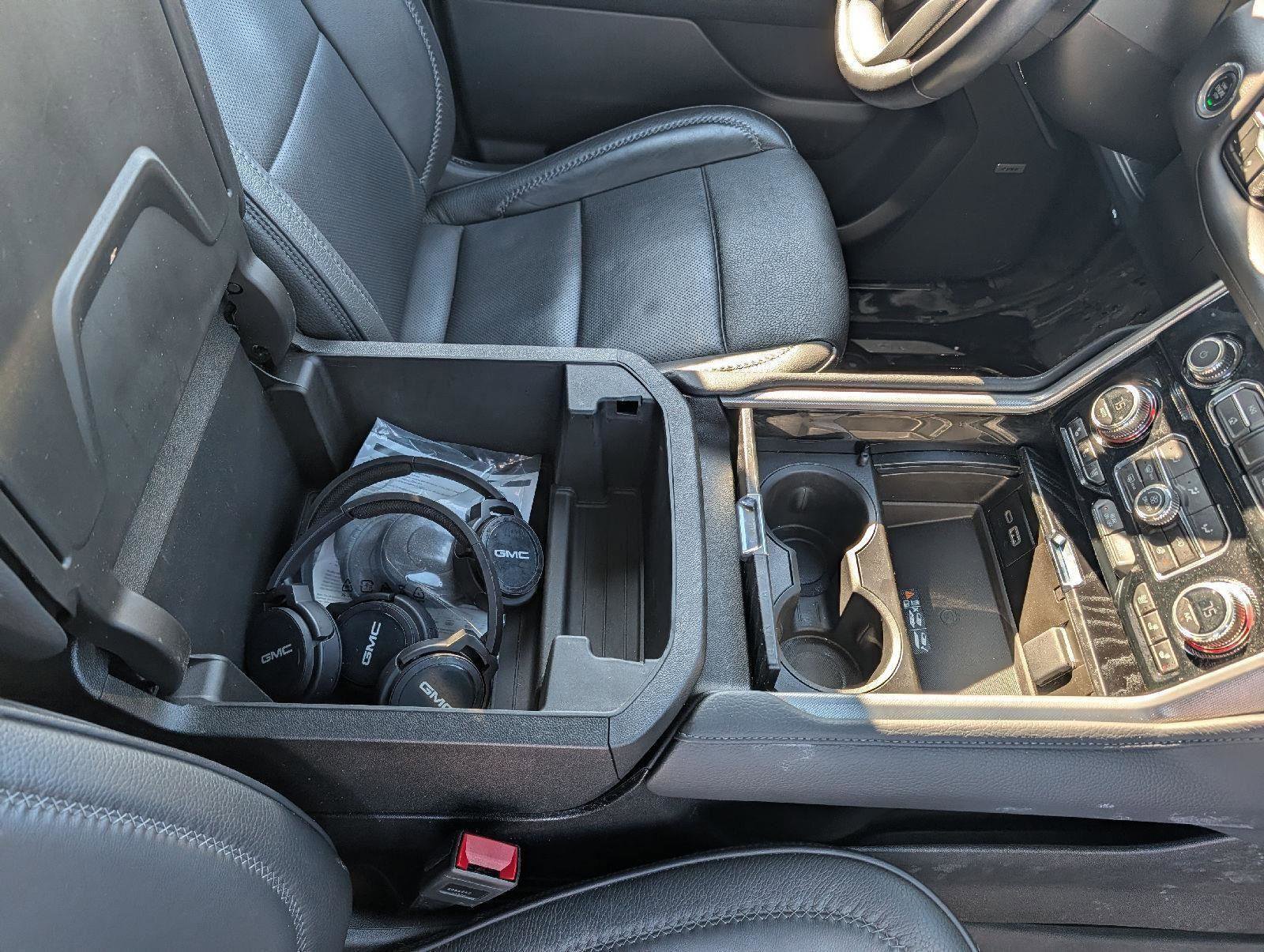 Used 2023 GMC Yukon XL Denali w/ Advanced Technology Package image 23