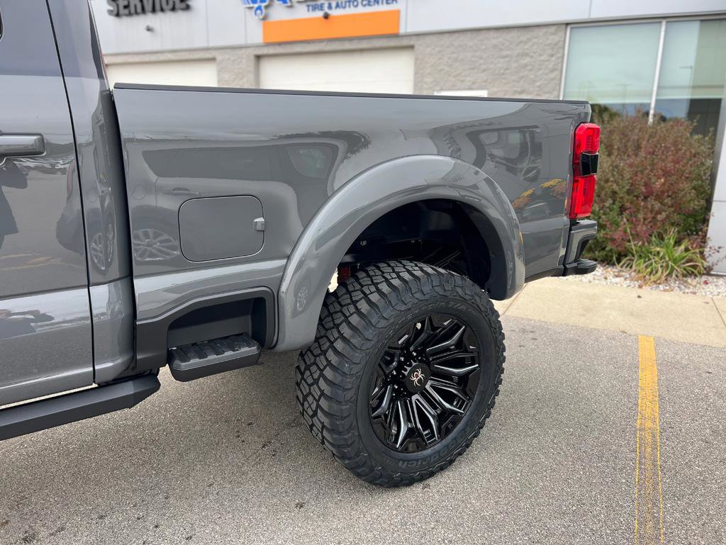 New 2026 Ford F250 Lariat w/ Black Appearance Package image 19