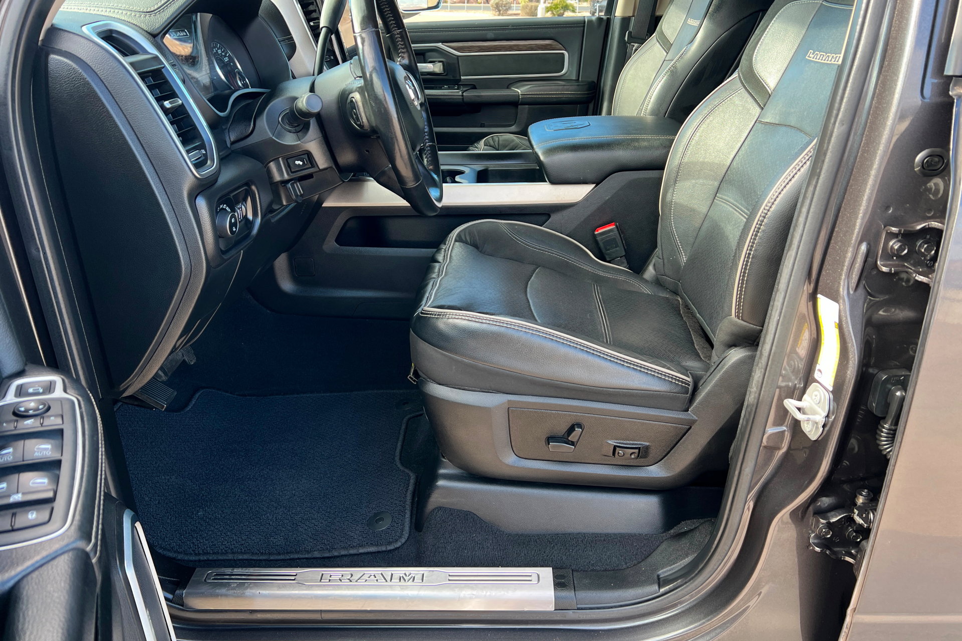 Used 2020 RAM 2500 Laramie image 17