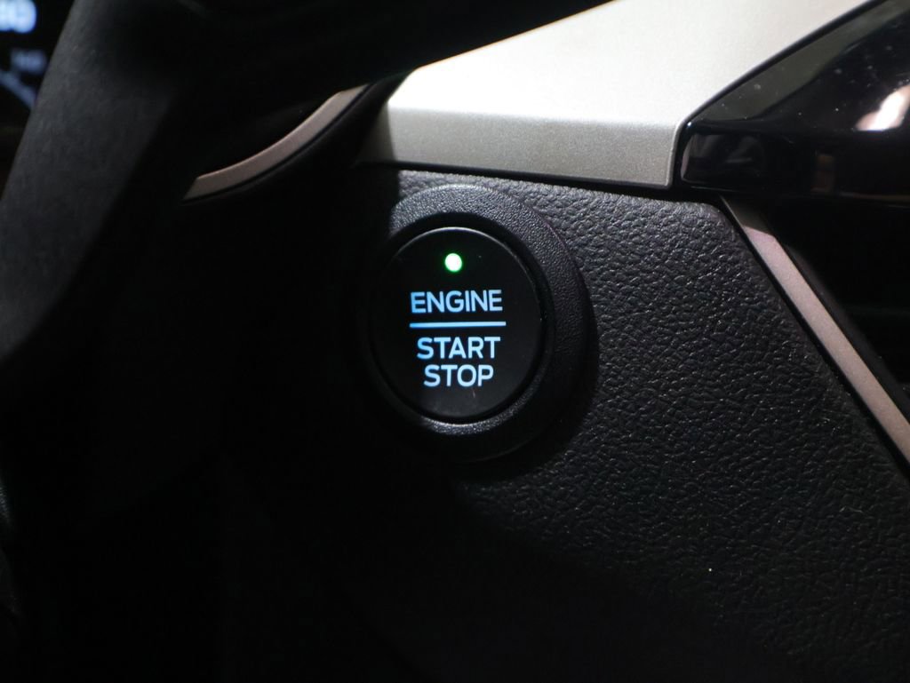 Used 2021 Ford Escape SE image 24