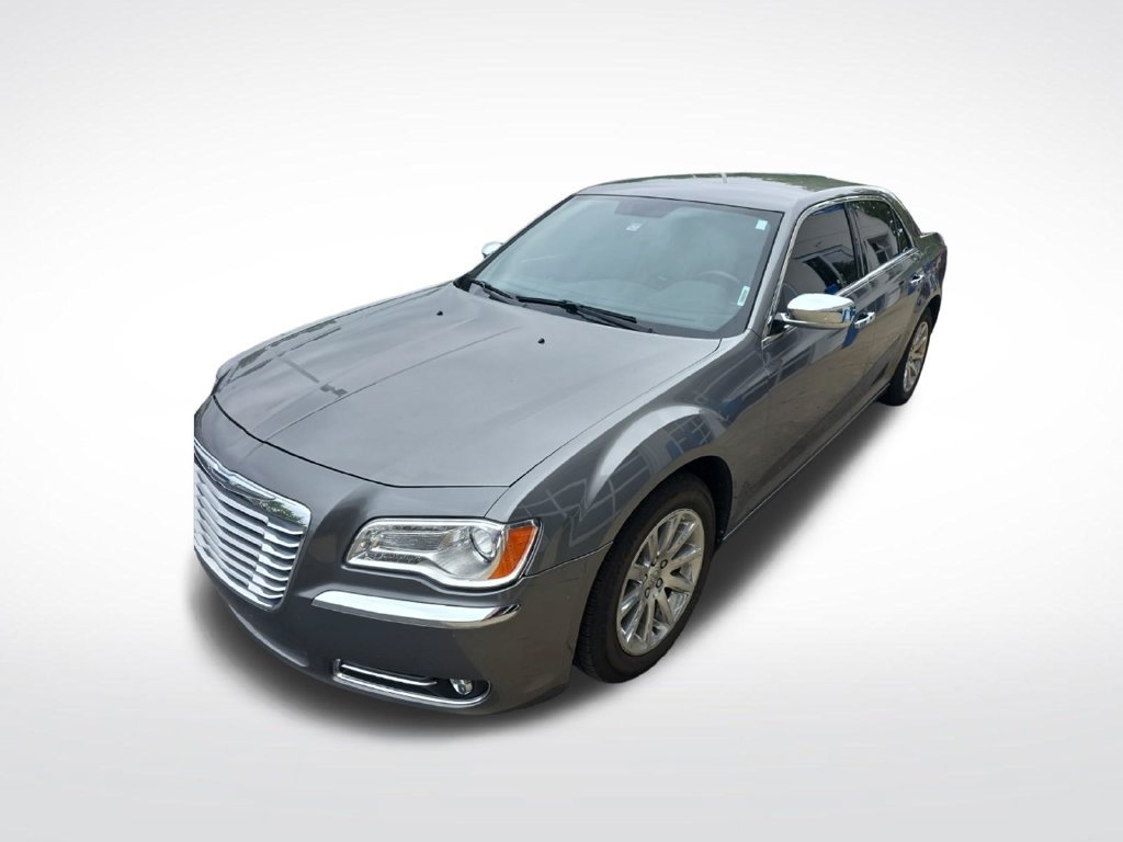 Used 2012 Chrysler 300 Limited RWD image 3