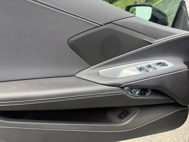 Used 2022 Chevrolet Corvette Stingray Convertible w/ Z51 Performance Package RWD image 14