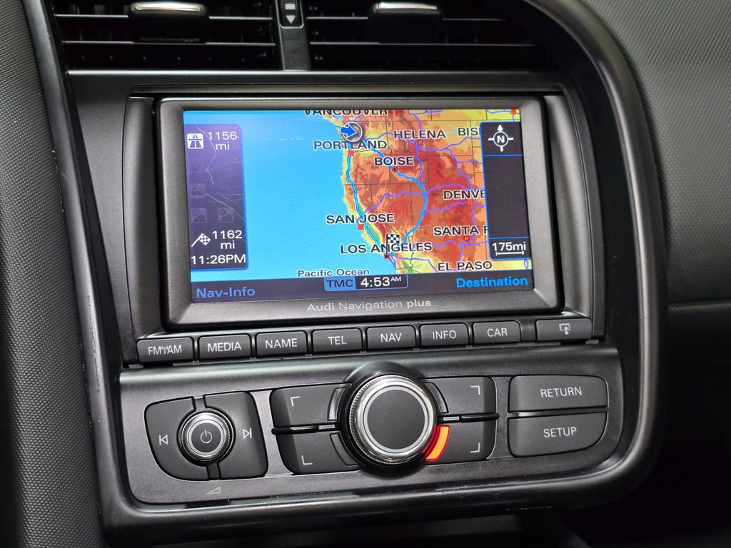 Used 2011 Audi R8 V8 w/ Convenience Pkg image 13