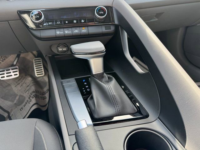 Used 2025 Hyundai Elantra Sport image 10