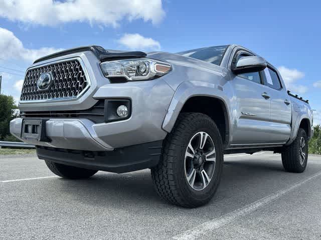 Used 2018 Toyota Tacoma TRD Sport AWD/4WD image 19