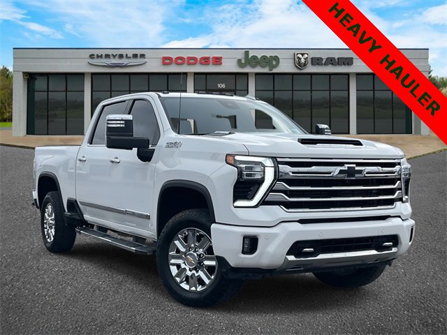 Used 2024 Chevrolet Silverado 3500 High Country w/ High Country Premium Package image 3