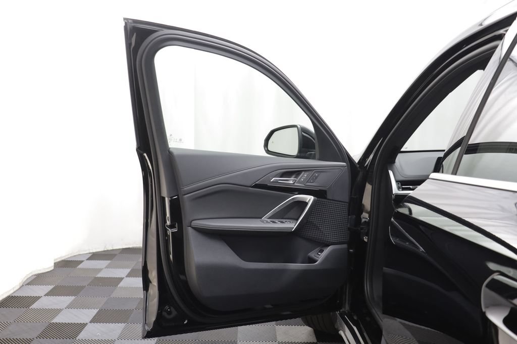 New 2026 BMW X1 xDrive28i w/ Convenience Package AWD/4WD image 5