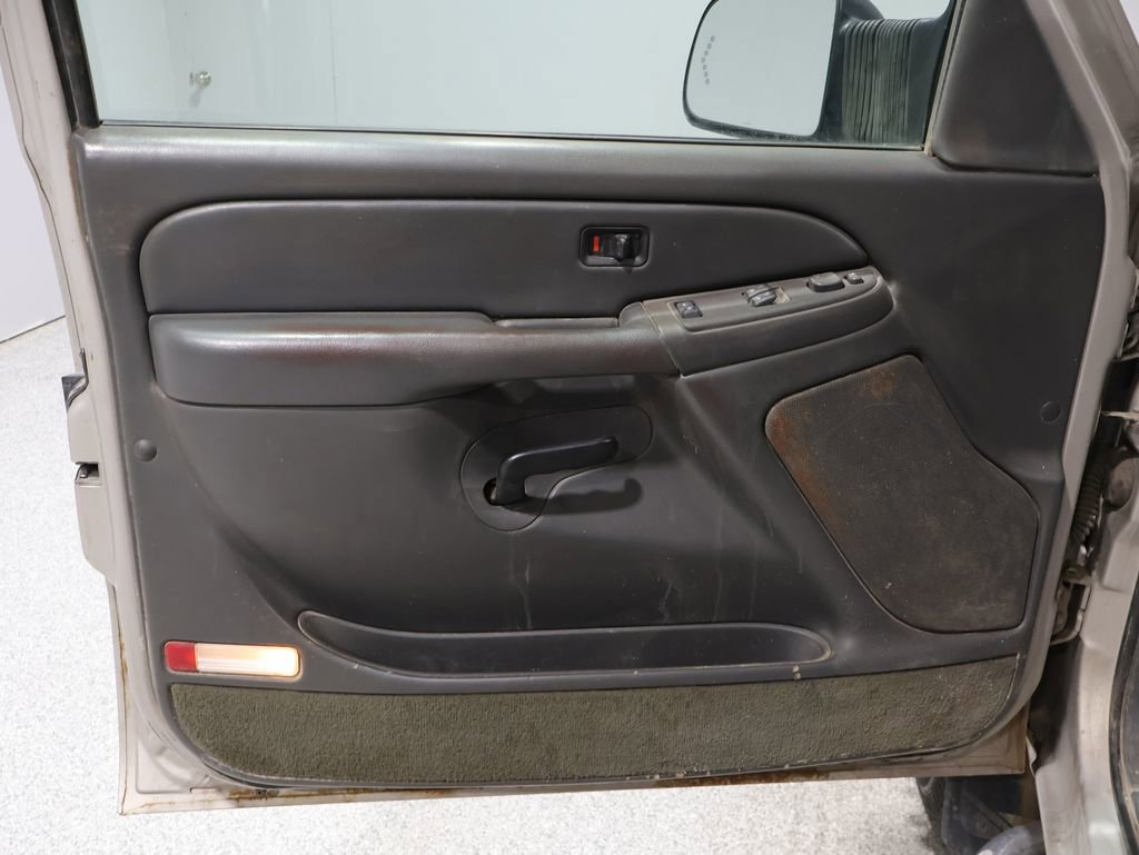 Used 2004 Chevrolet Silverado 3500 4x4 Extended Cab w/ Heavy-Duty Power Package image 13