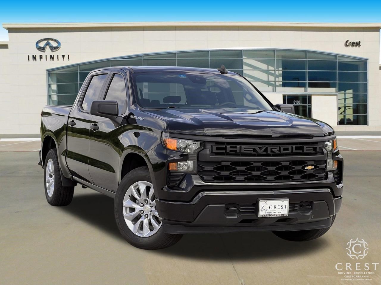 Used 2022 Chevrolet Silverado 1500 Custom image 2