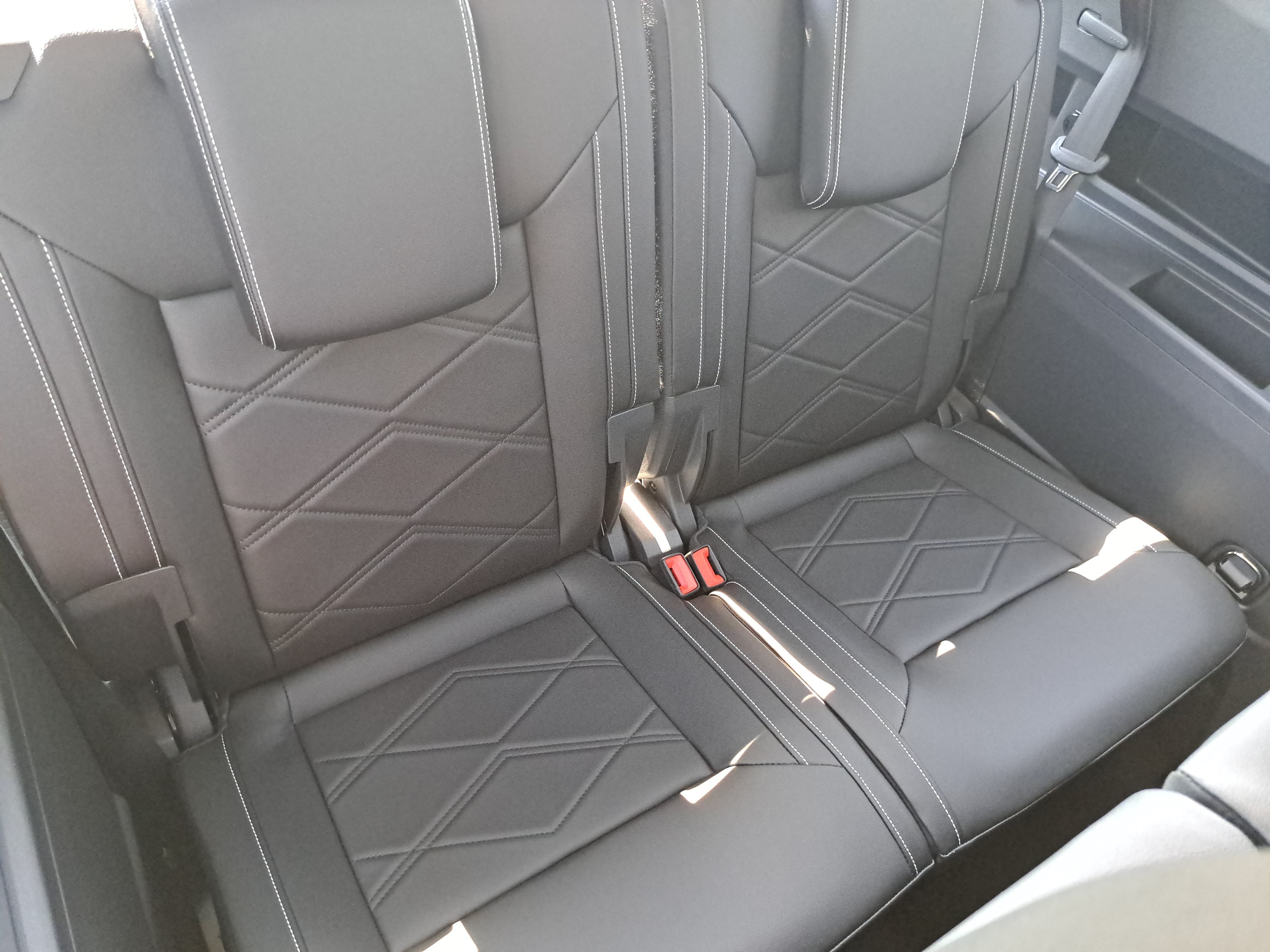 Used 2026 Volkswagen Atlas SE FWD image 12