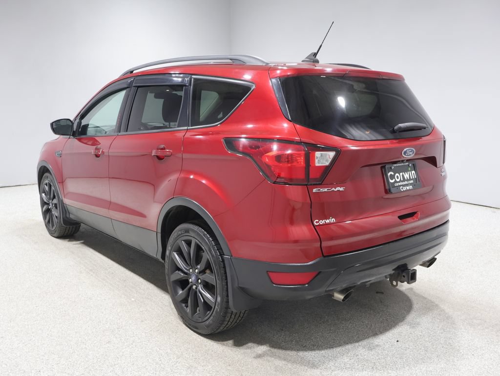 Used 2019 Ford Escape SE w/ SE Sport Appearance Package AWD/4WD image 5