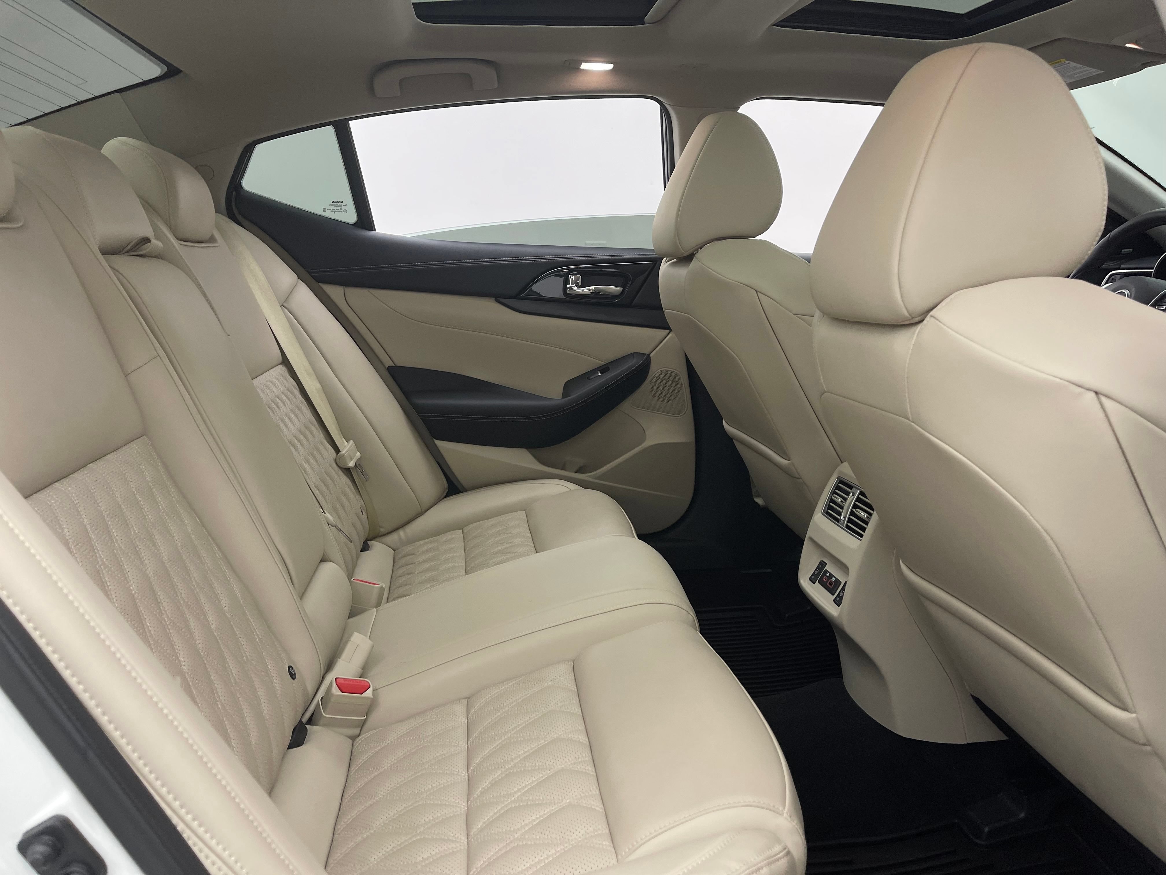 Used 2023 Nissan Maxima Platinum w/ Sport Mat Group FWD image 39