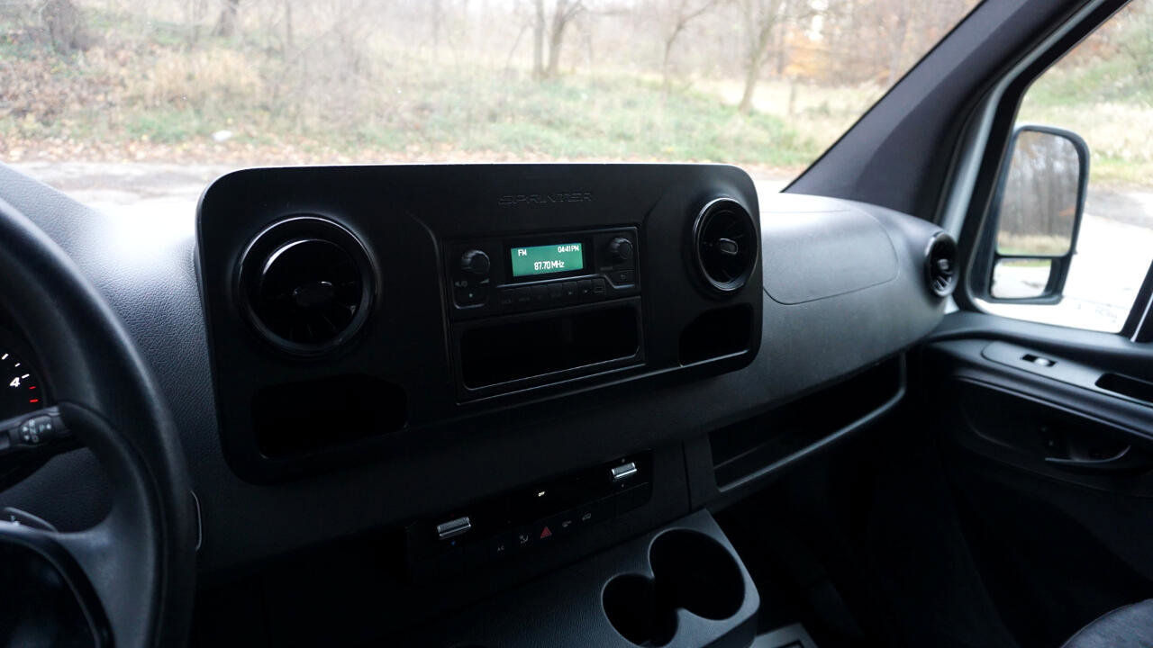 Used 2019 Freightliner Sprinter 170 image 16