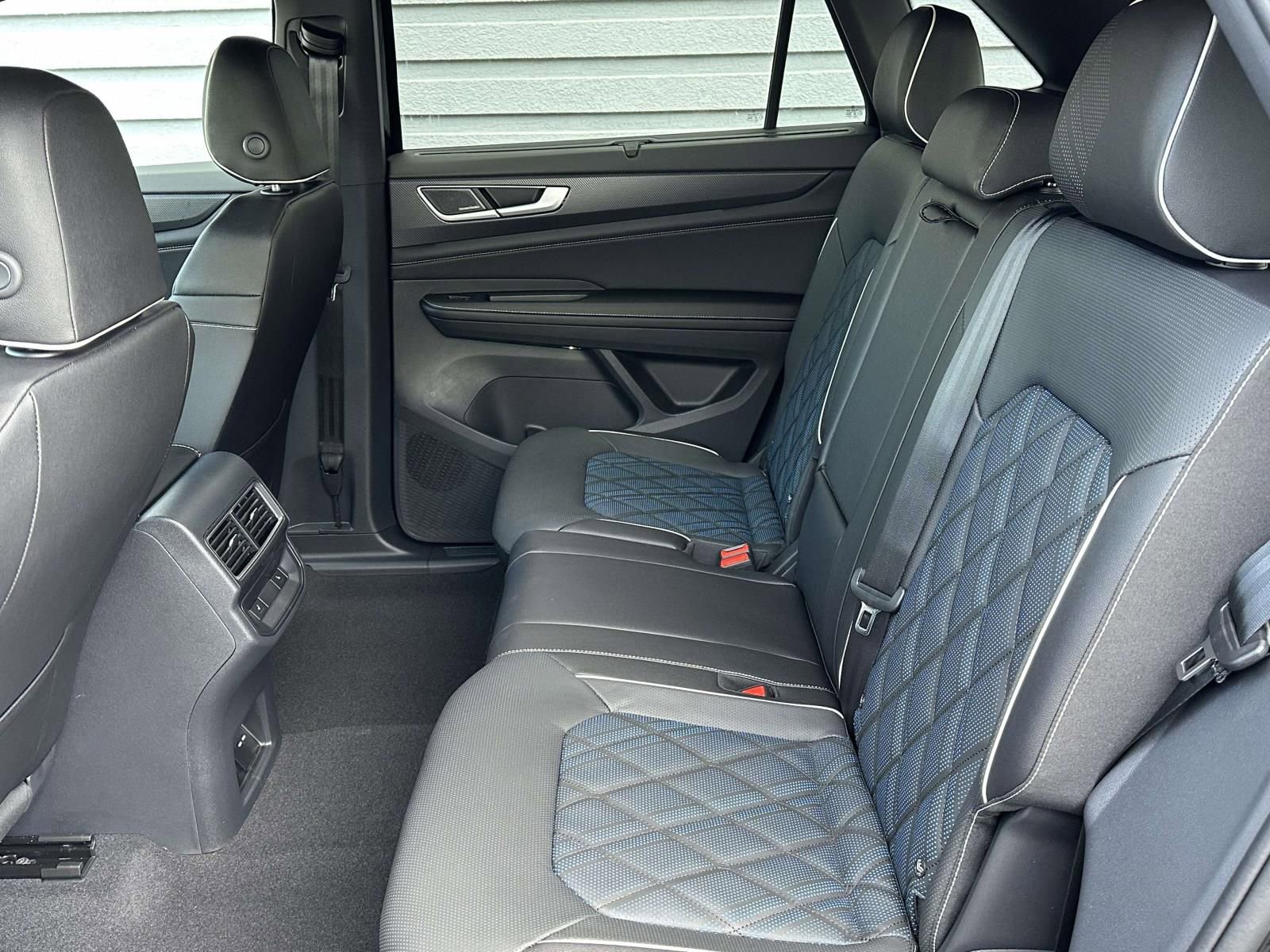 New 2026 Volkswagen Atlas Cross Sport SEL Premium R-Line image 13