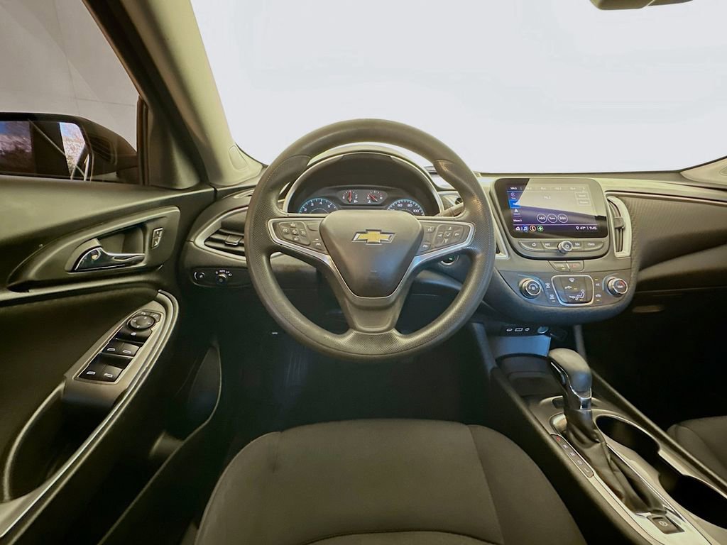Used 2023 Chevrolet Malibu LS image 21