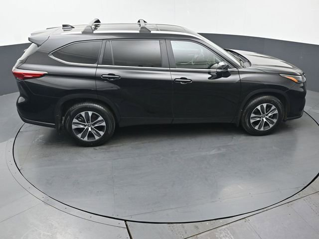 Used 2023 Toyota Highlander XLE AWD/4WD image 41