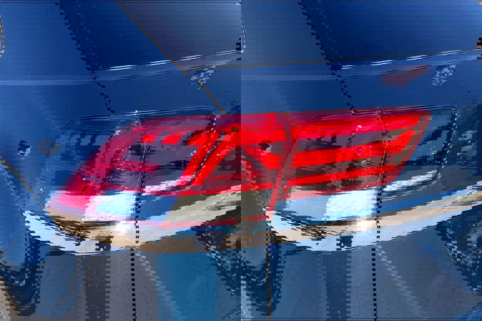 Used 2022 Volkswagen Atlas Cross Sport SE image 28