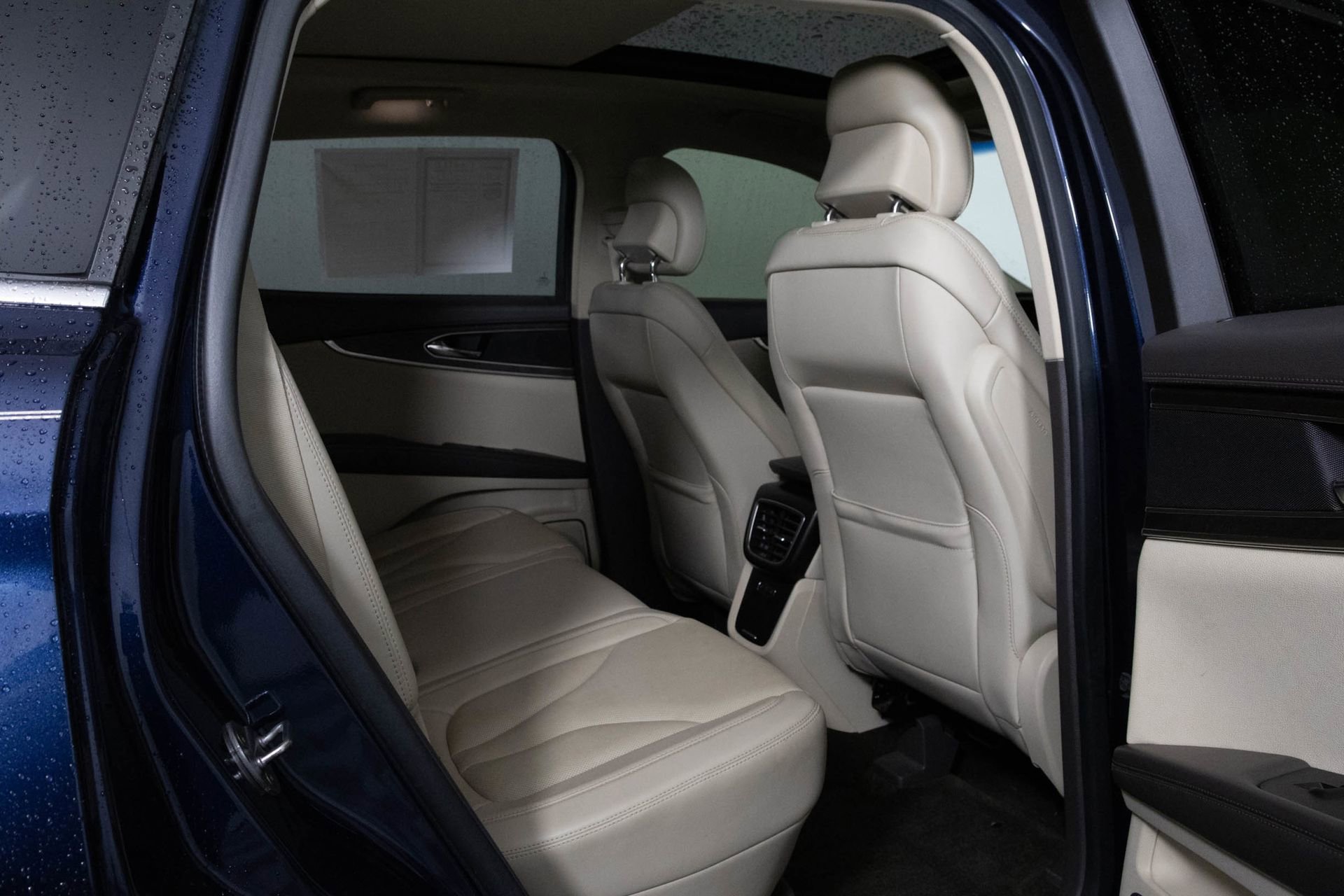 Used 2017 Lincoln MKX Reserve image 38