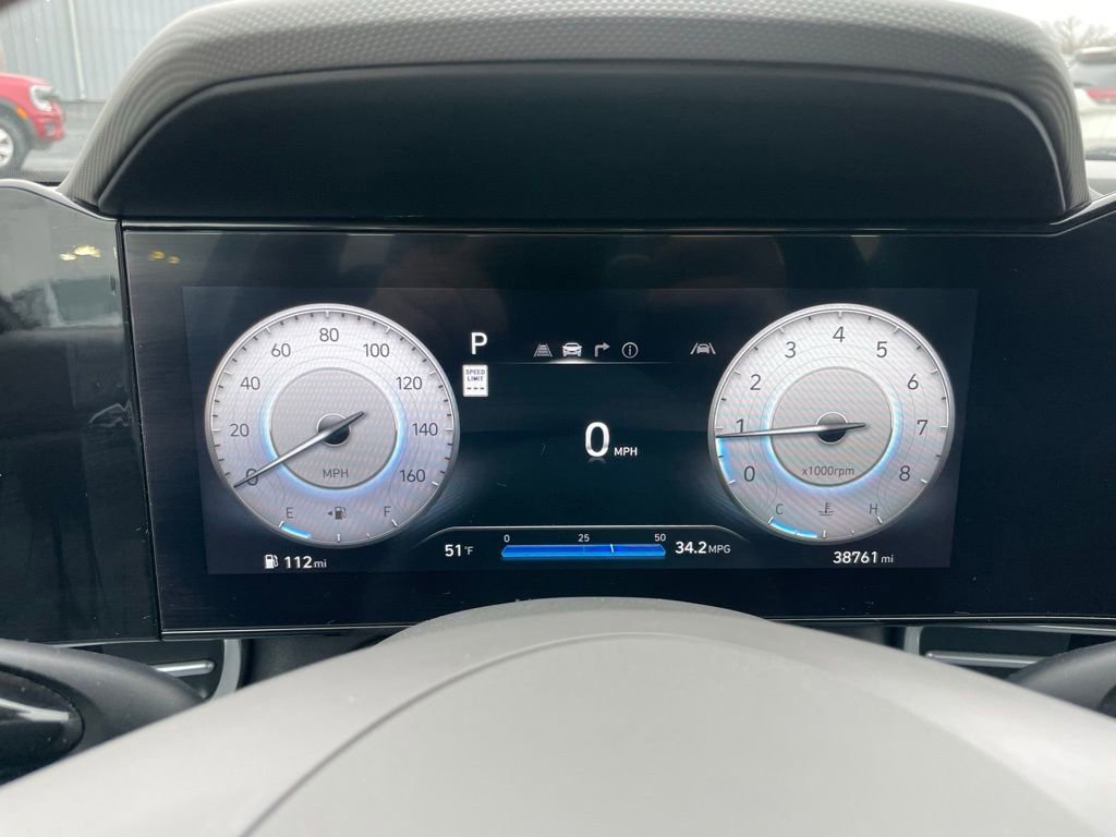 Used 2025 Hyundai Elantra SEL FWD image 9