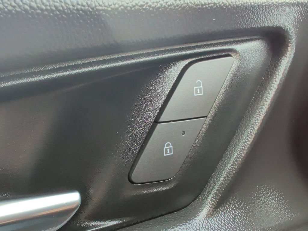 Used 2026 Chevrolet Equinox LT w/ LPO, Floor Liner Package FWD image 29