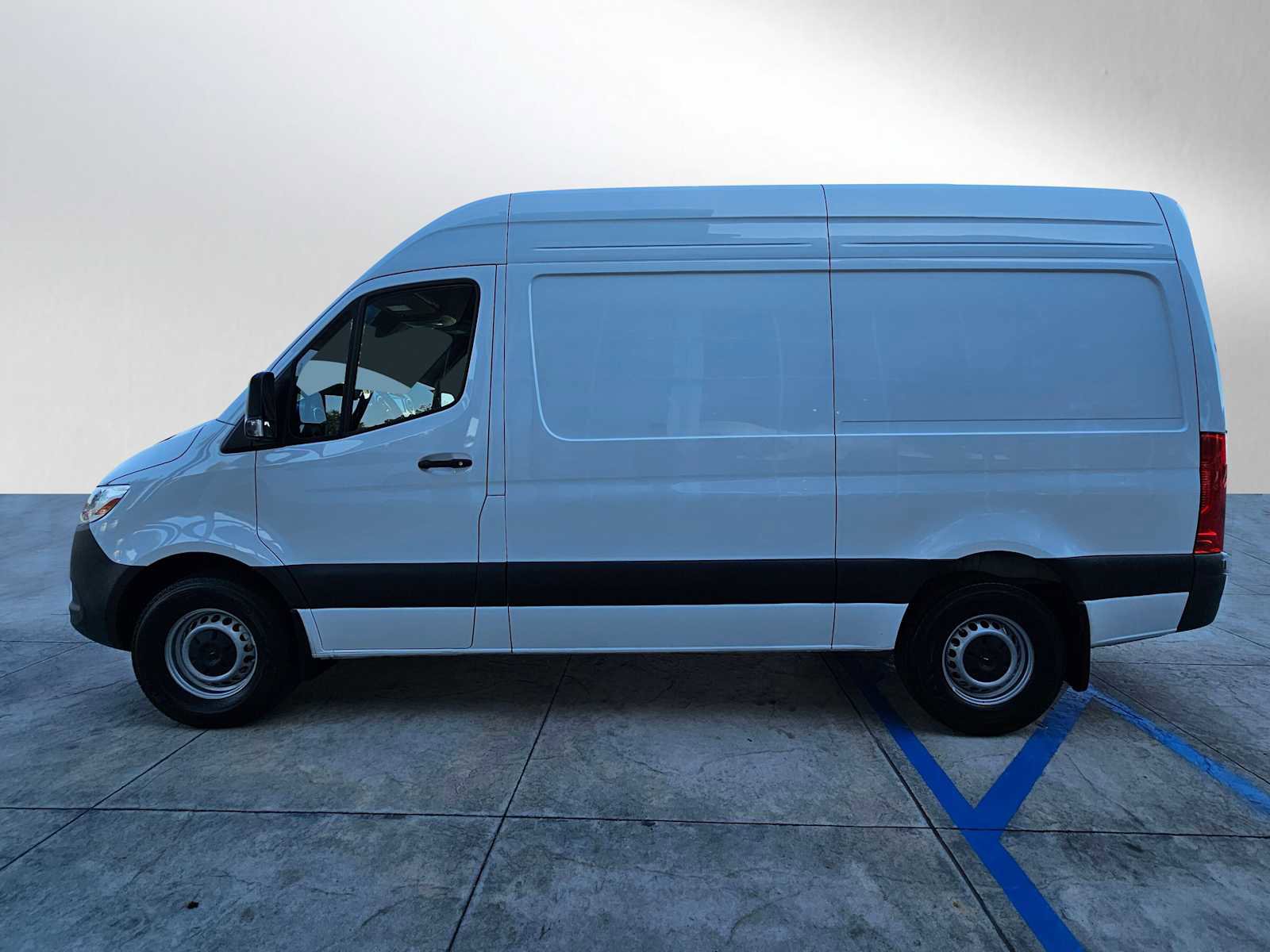 Used 2025 Mercedes-Benz Sprinter 2500 image 6