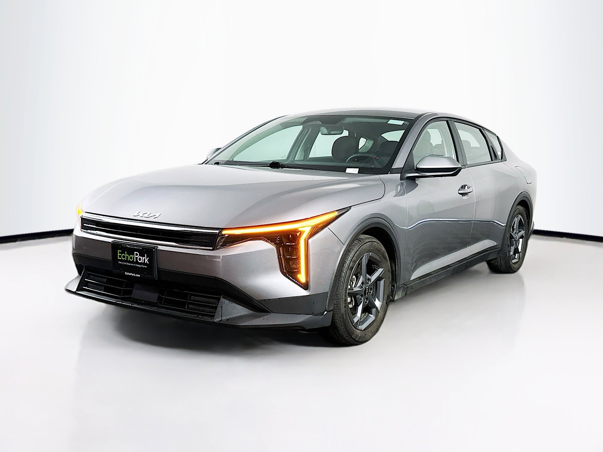 Used 2025 Kia K4 LXS image 3