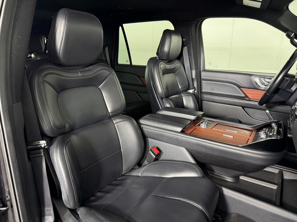 Used 2024 Lincoln Navigator L 4WD image 30