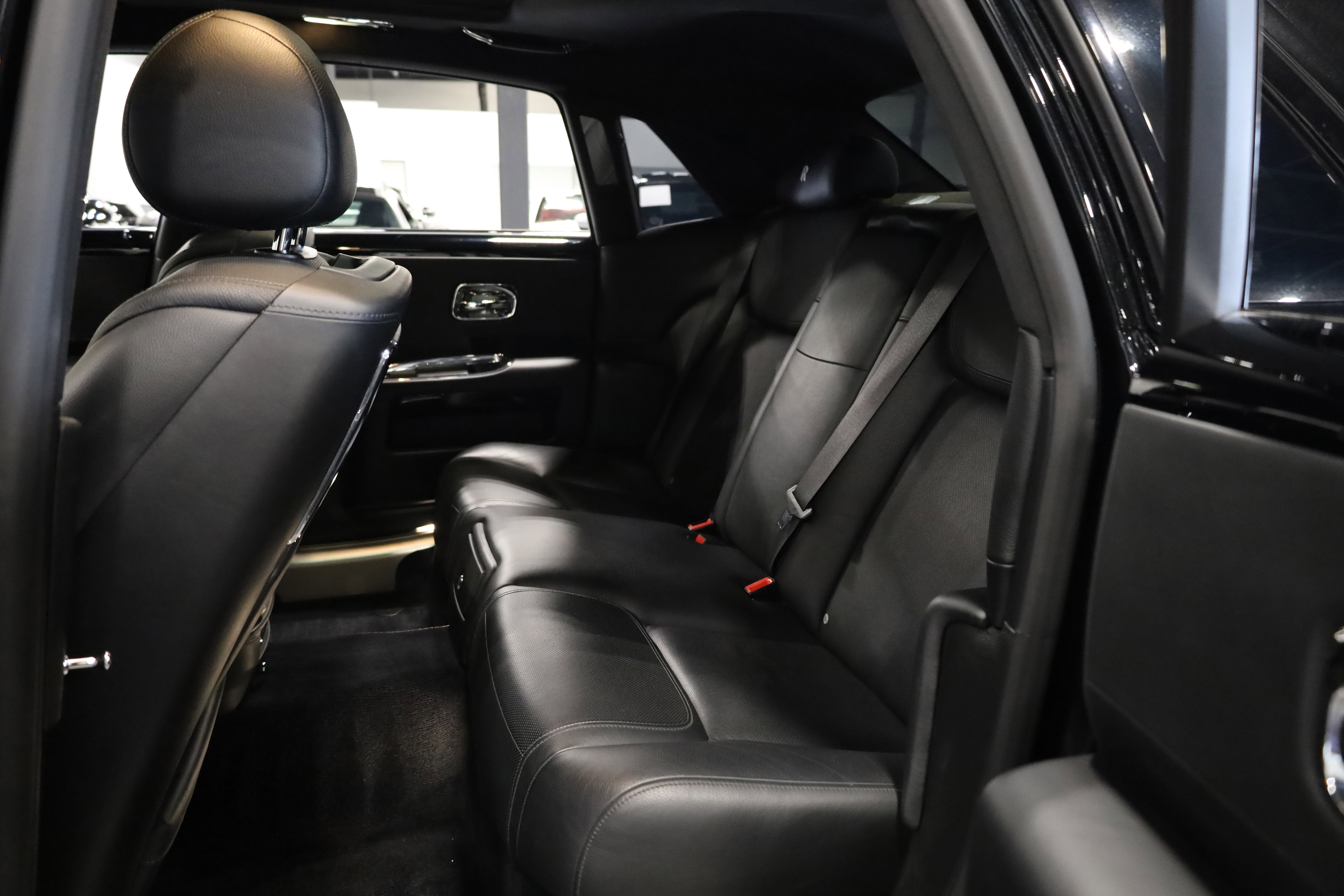 Used 2015 Rolls-Royce Ghost Base image 39