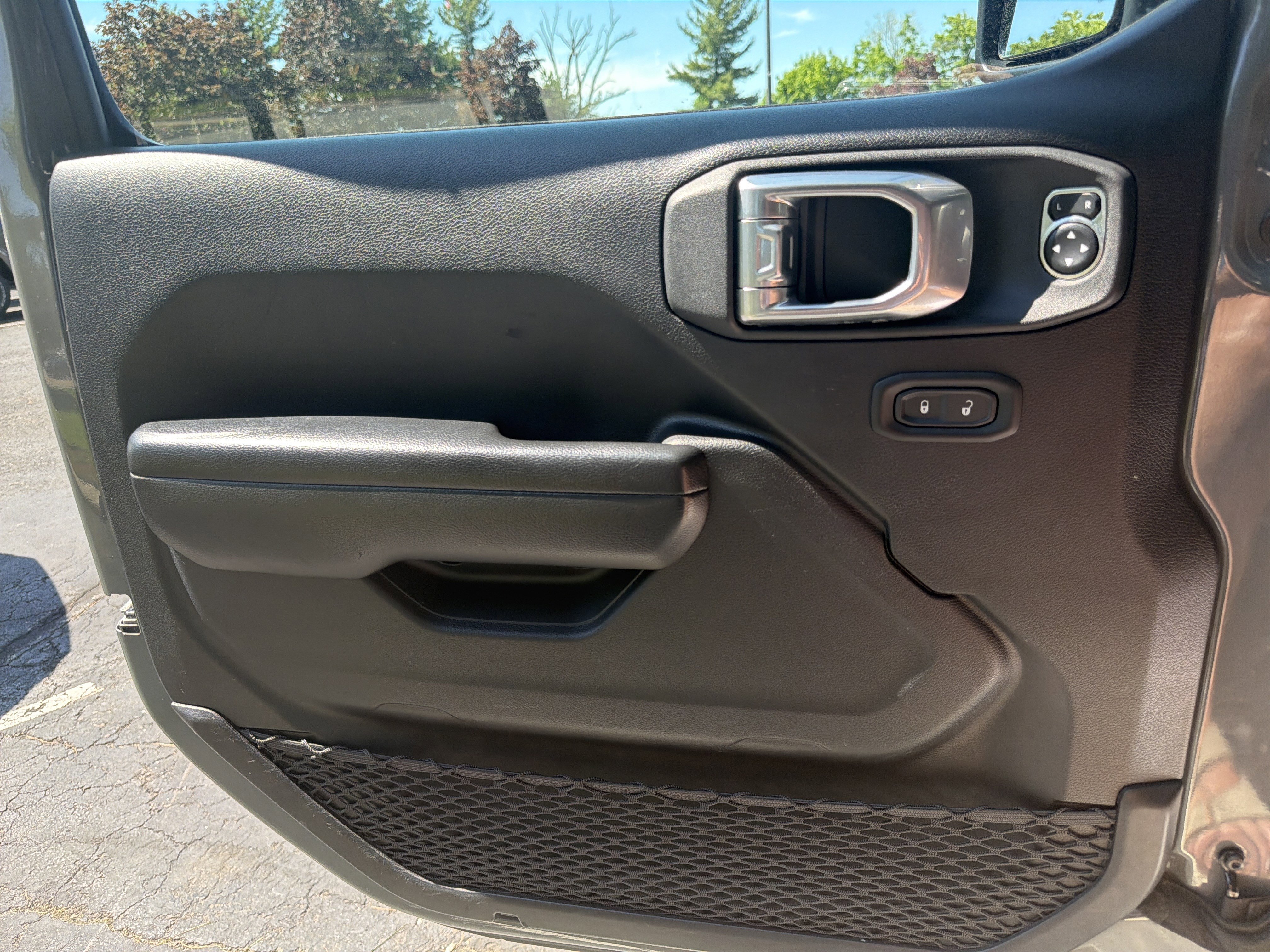 Certified 2021 Jeep Wrangler Sport AWD/4WD image 25