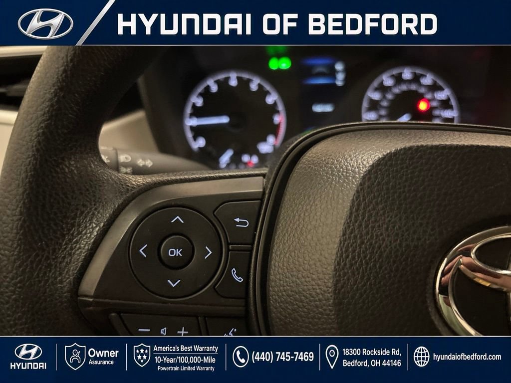 Used 2025 Toyota Corolla LE FWD image 18