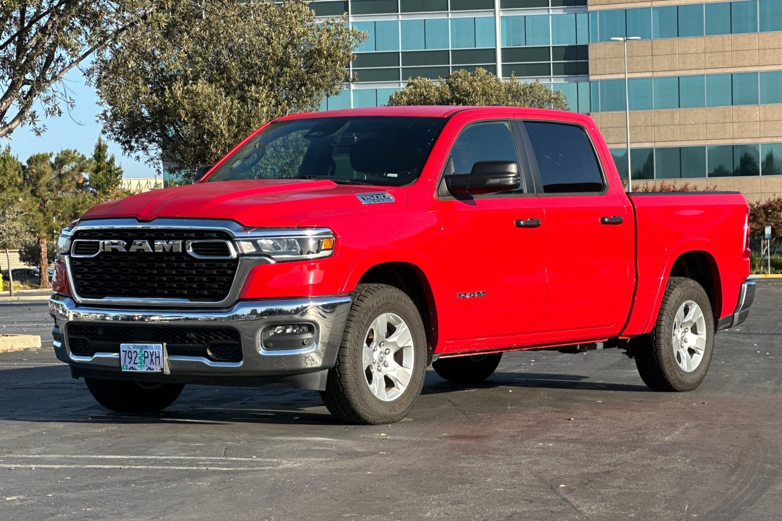 Used 2025 RAM 1500 Big Horn AWD/4WD image 8