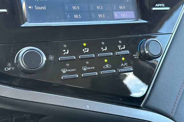 Used 2019 Toyota Camry LE FWD image 28