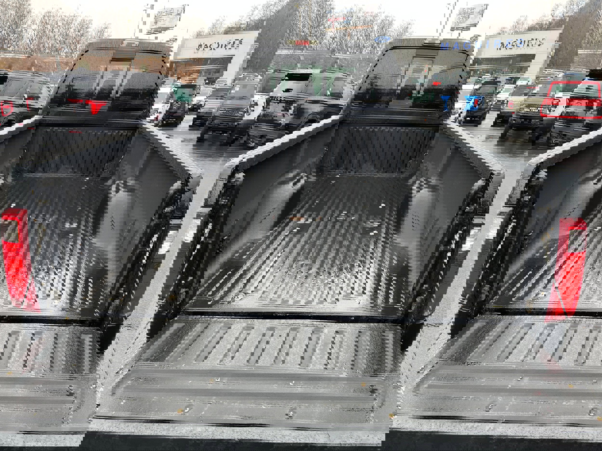 Used 2011 Ford F350 Lariat w/ Lariat Interior Pkg image 6