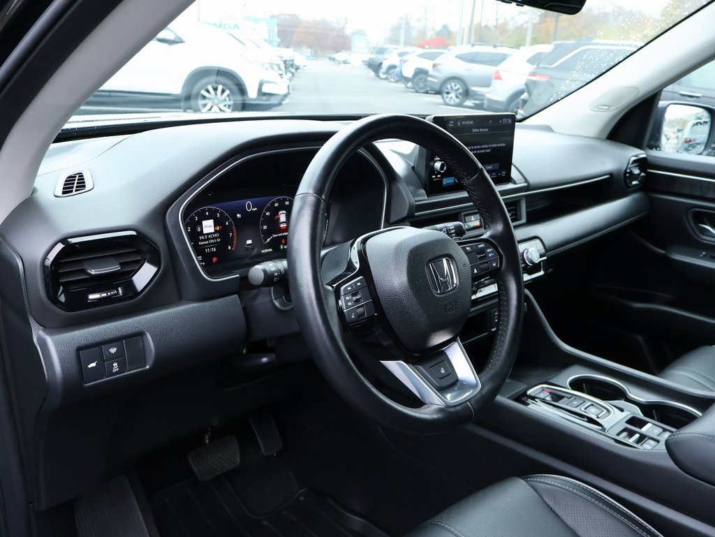Certified 2023 Honda Pilot Black Edition image 17