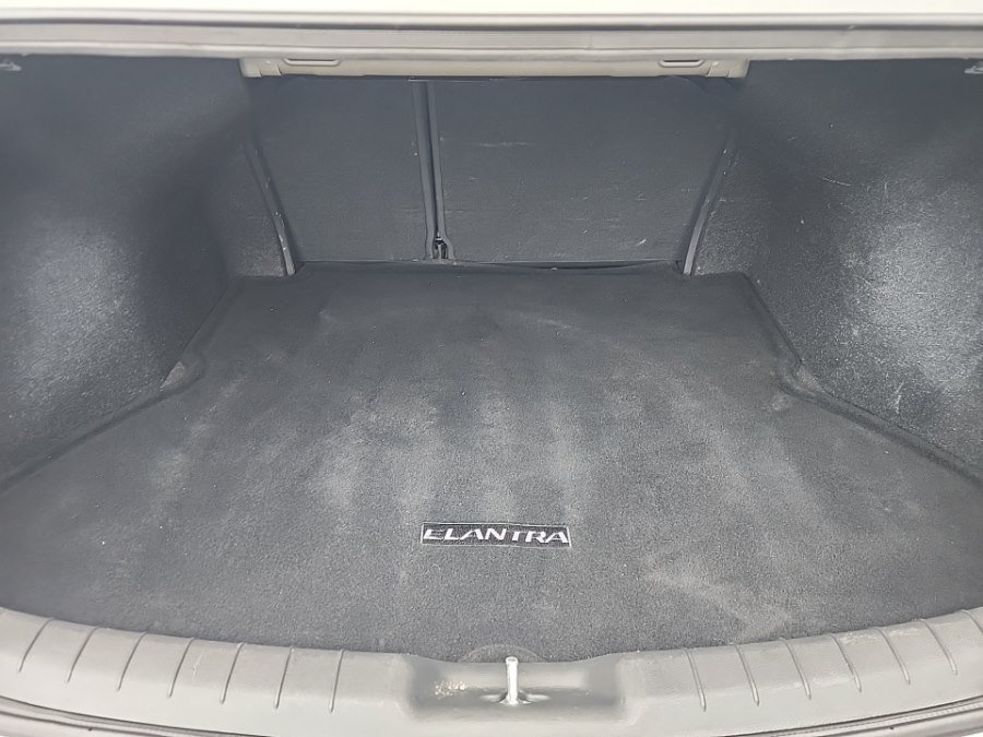Used 2019 Hyundai Elantra SE w/ Cargo Package FWD image 34