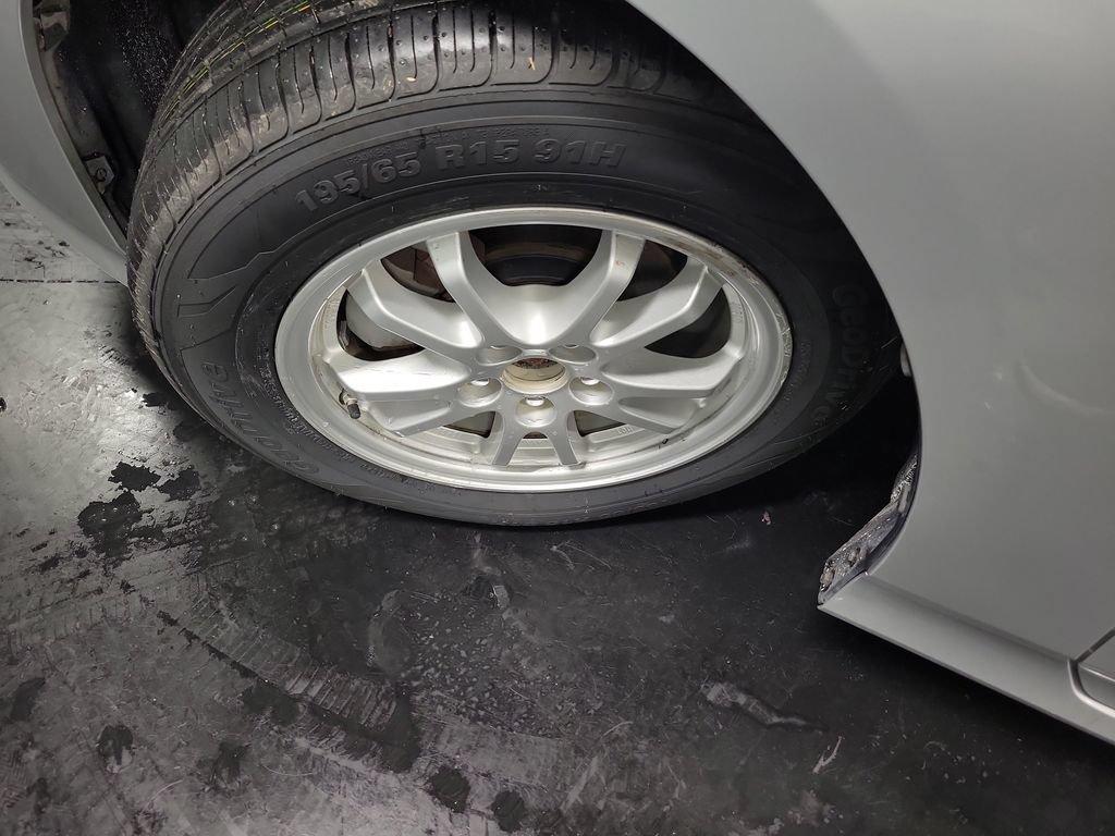 Used 2017 Toyota Prius Two w/ Prius Two Safety Plus Package FWD image 13