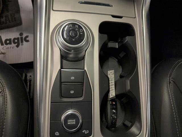 Certified 2022 Ford Explorer XLT w/ Equipment Group 202A image 9