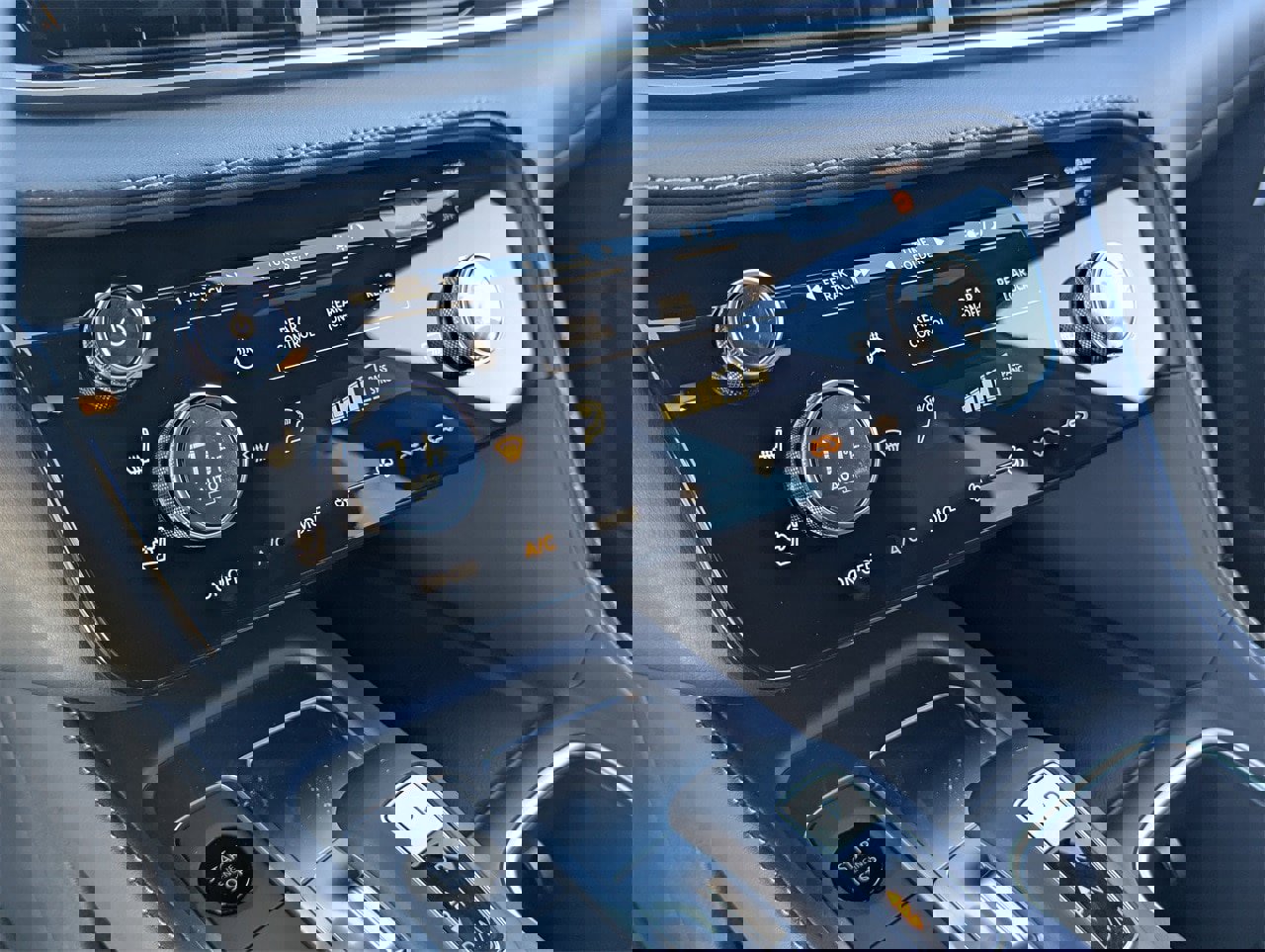 New 2026 INFINITI QX60 Sport image 18