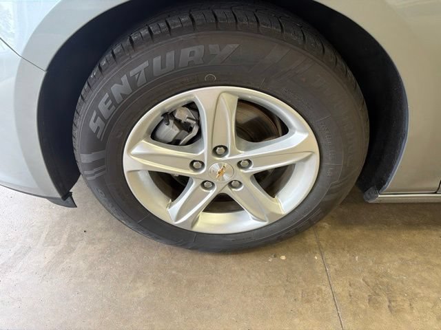 Used 2024 Chevrolet Malibu LT FWD image 9