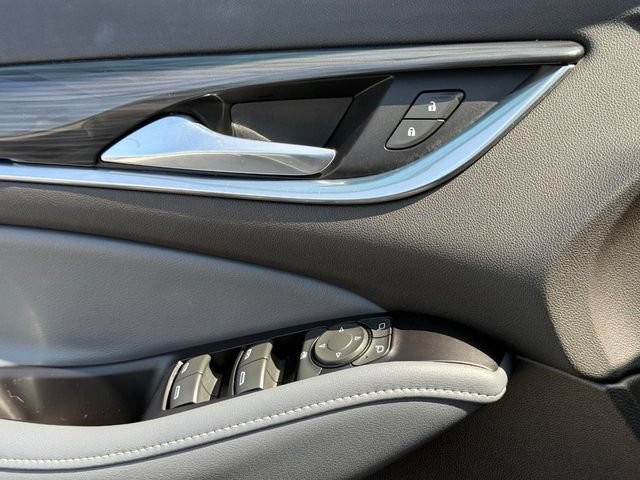 Used 2018 Buick Enclave Essence AWD/4WD image 33