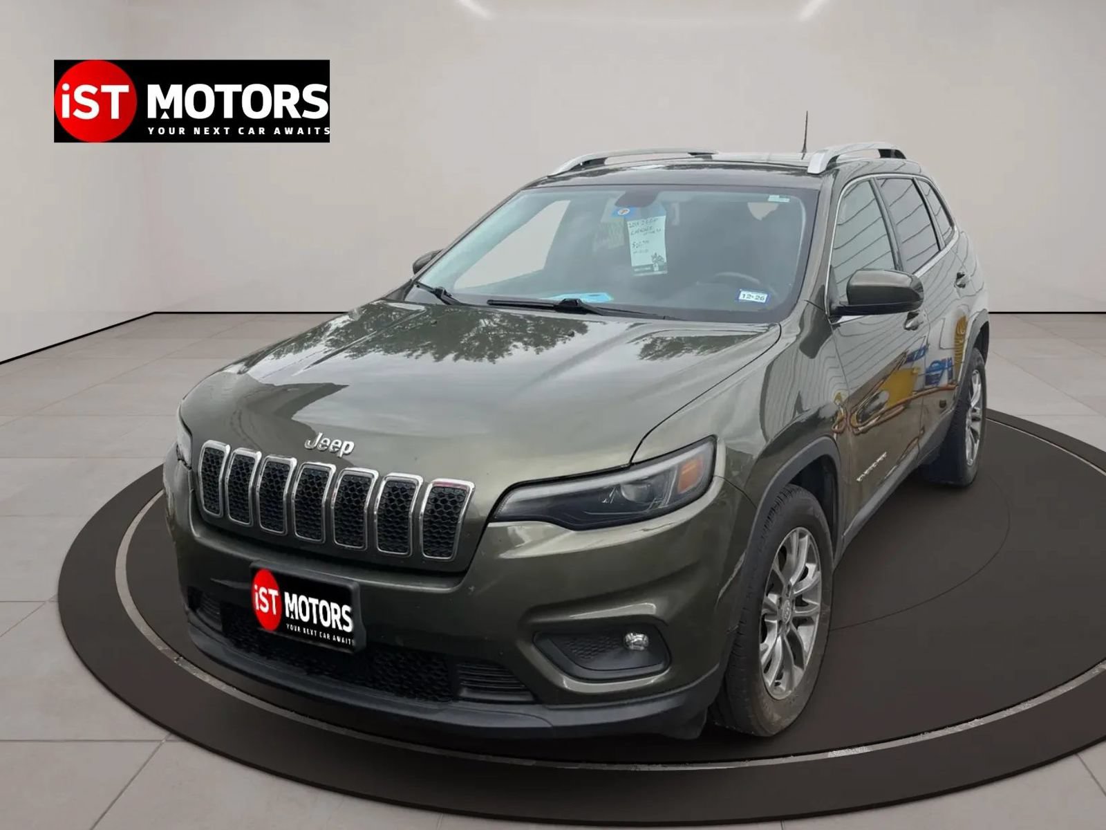 Used 2019 Jeep Cherokee Latitude Plus FWD image 2